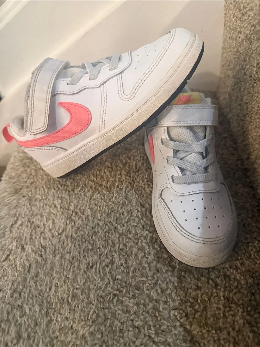 Kids Girls Nike Sneakers Size 9.5